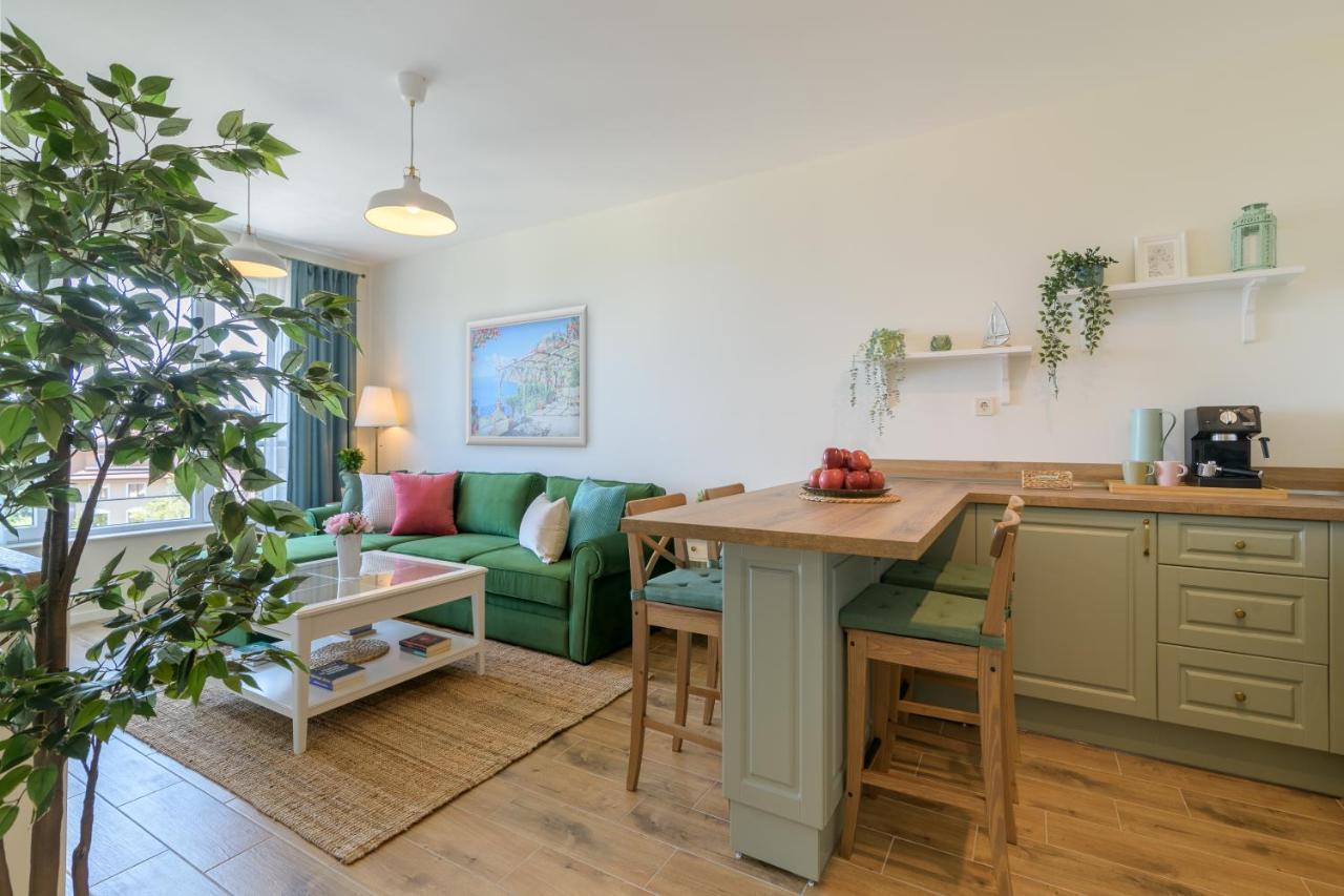 Apartment A'More Святые Константин и Елена Экстерьер фото