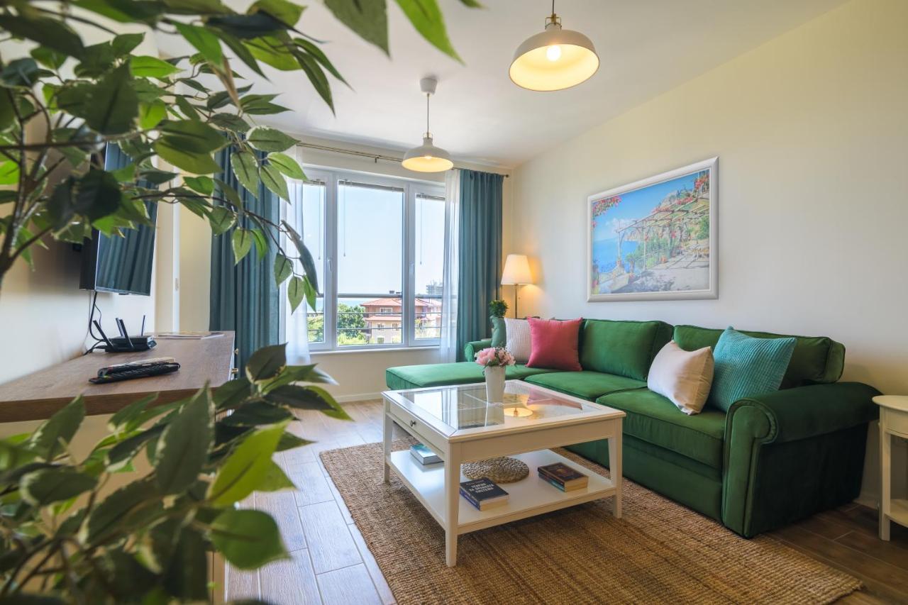 Apartment A'More Святые Константин и Елена Экстерьер фото