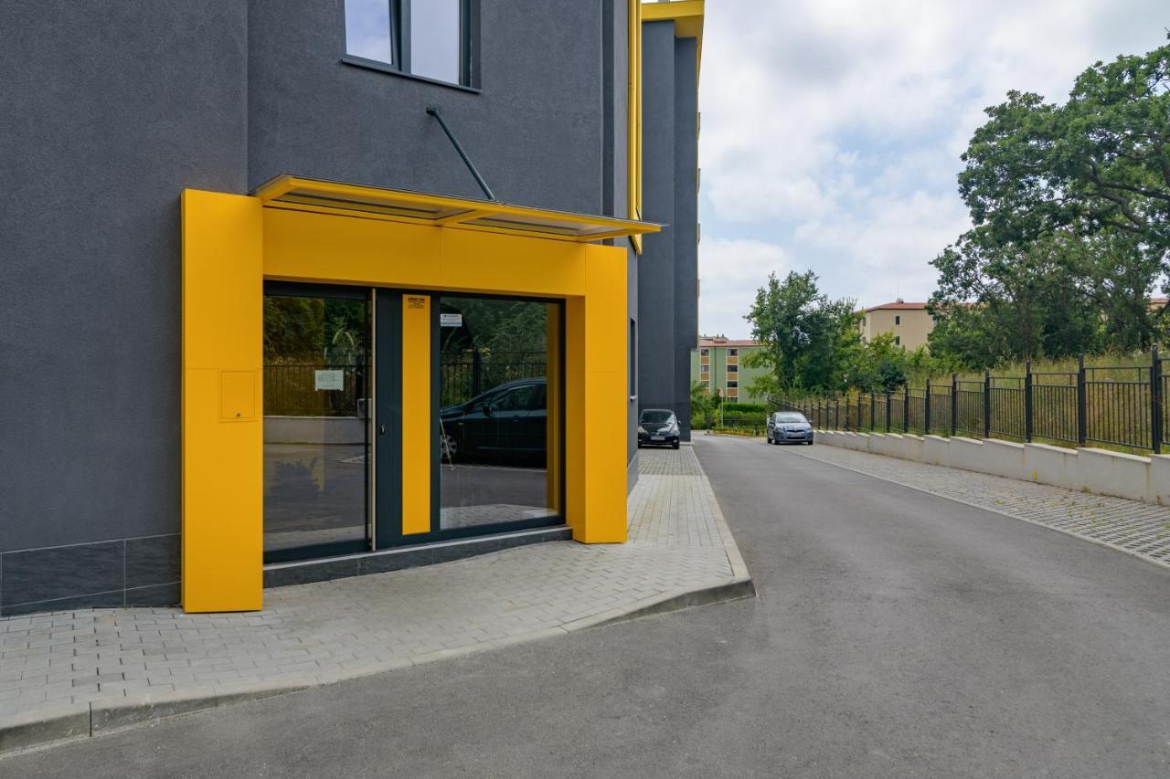 Apartment A'More Святые Константин и Елена Экстерьер фото